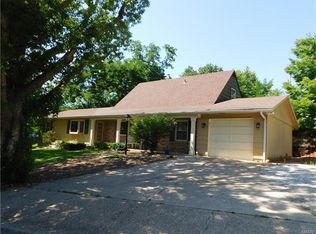 1 Locust Ln, Hannibal, MO 63401