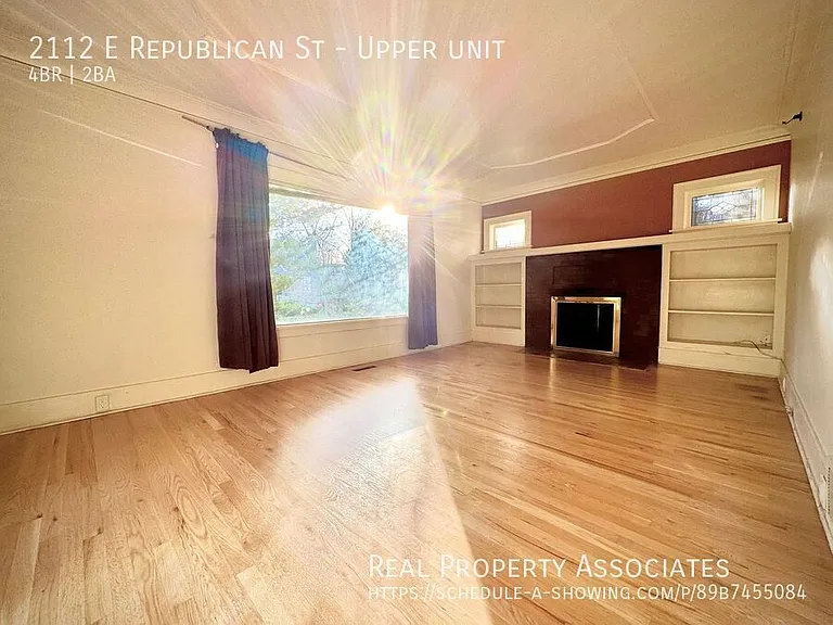 2112 E Republican St #UPPER — Photo 2