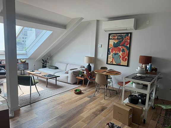 2nd image of 945 Bergen St #504
