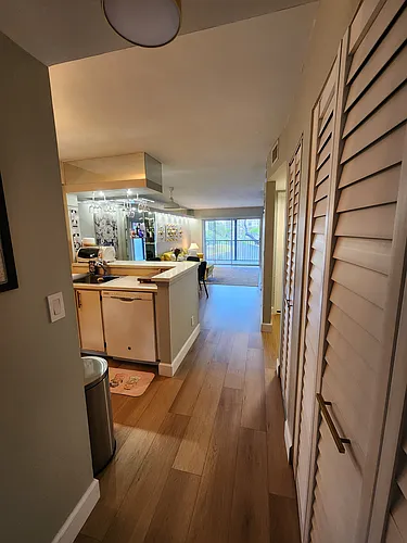 2228 N Cypress Bend Dr #307 Photo 1