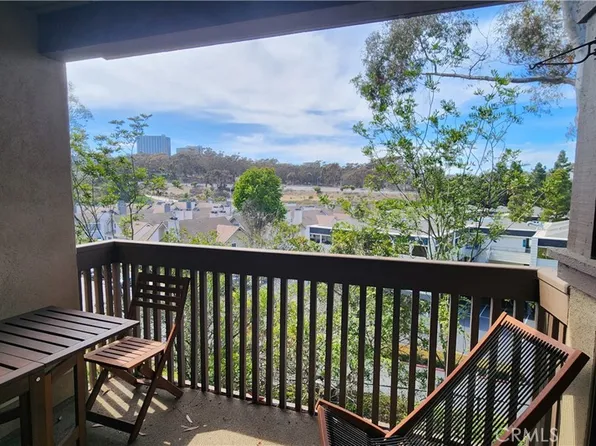 8860 Villa La Jolla Dr Unit 215, La Jolla, CA 92037