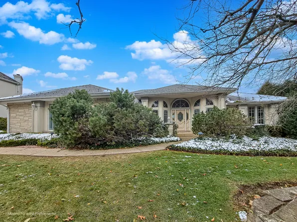 9370 Cascade Cir, Burr Ridge, IL 60527