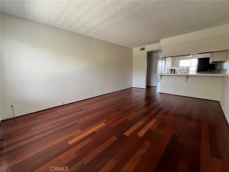 569 E St #30 — Photo 3