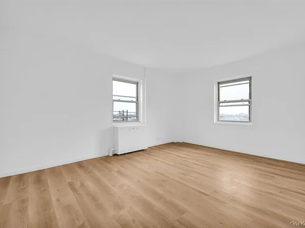 3 Fordham Hill Oval image 12 of 29