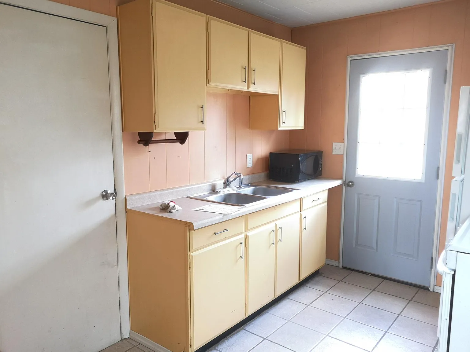 2 bed, 672 sqft, $1,200 — Photo 4