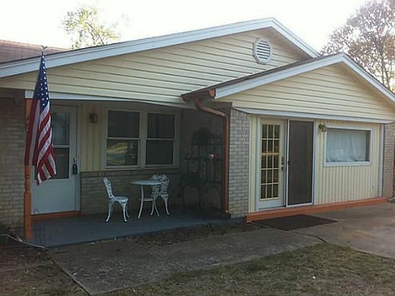 3rd image of 1102 Kingston Dr