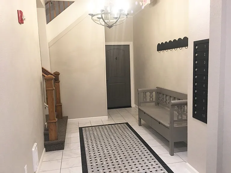 534 E Front St — Photo 34