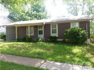 666 Green Hedge Dr, Fenton, MO