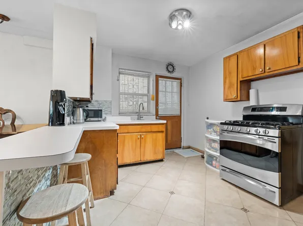 249 Newkirk Avenue image 13 of 37