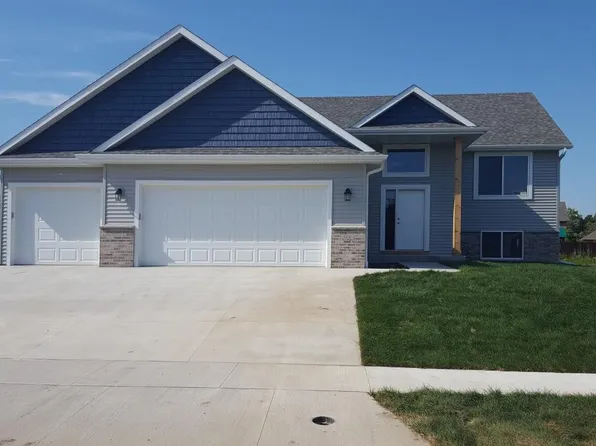 3920 Stone Point Dr NE, Rochester, MN 55906