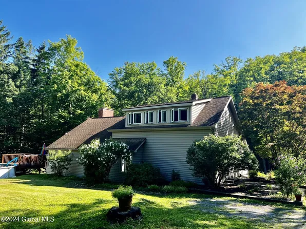 15 Pattison Road, West Sand Lake, NY 12196