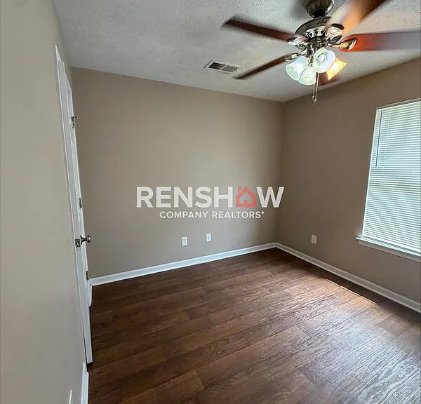 143 W Deaderick St #E — Photo 12