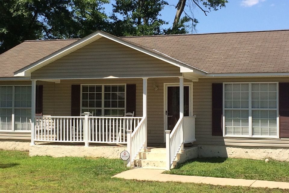 1st image of 203 Academy Dr
