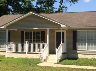 203 Academy Dr, Ashford, AL 36312