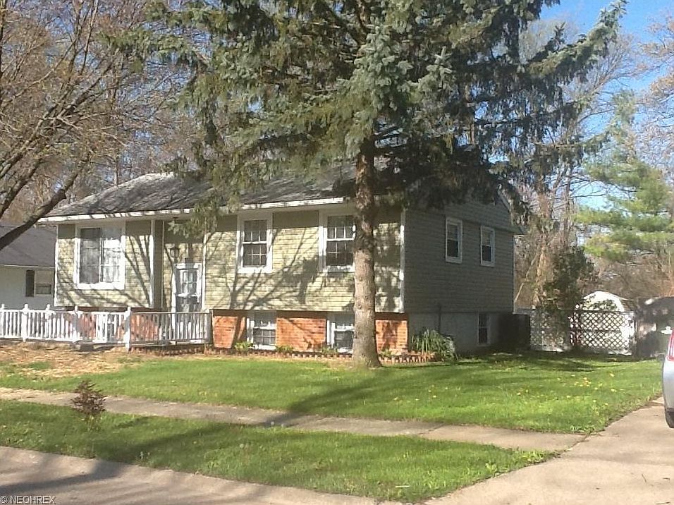1st image of 1096 Oakwood Dr