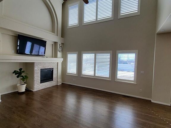 Living Room with vaulted ceilings