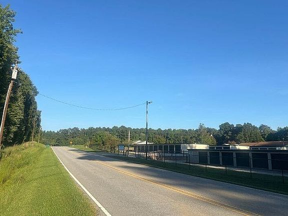 4th image of 2580 Webb Rd