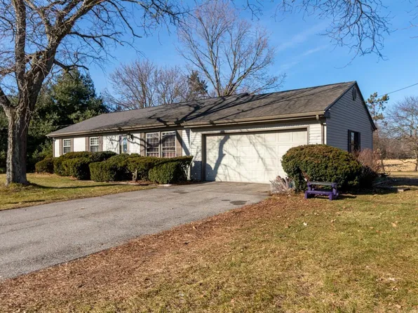 213 E Ludlow St, Rolling Prairie, IN 46371