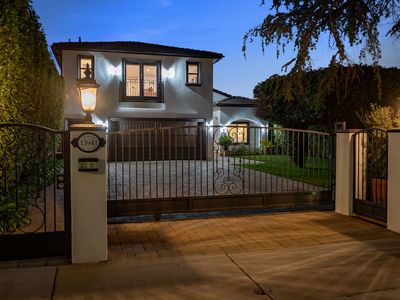 13941 Chandler Blvd, Van Nuys, CA, 91401