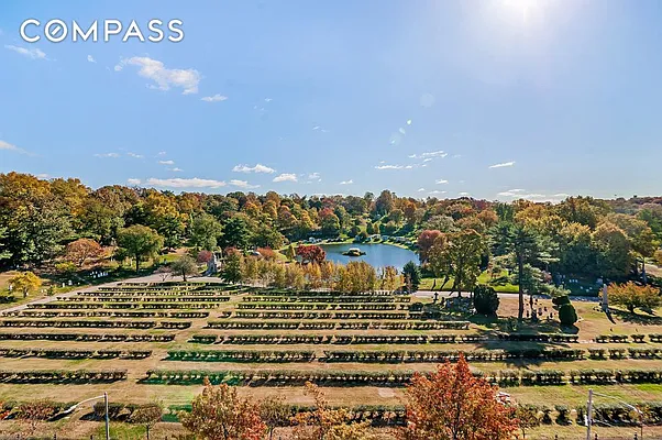 Rented by Compass | media 21