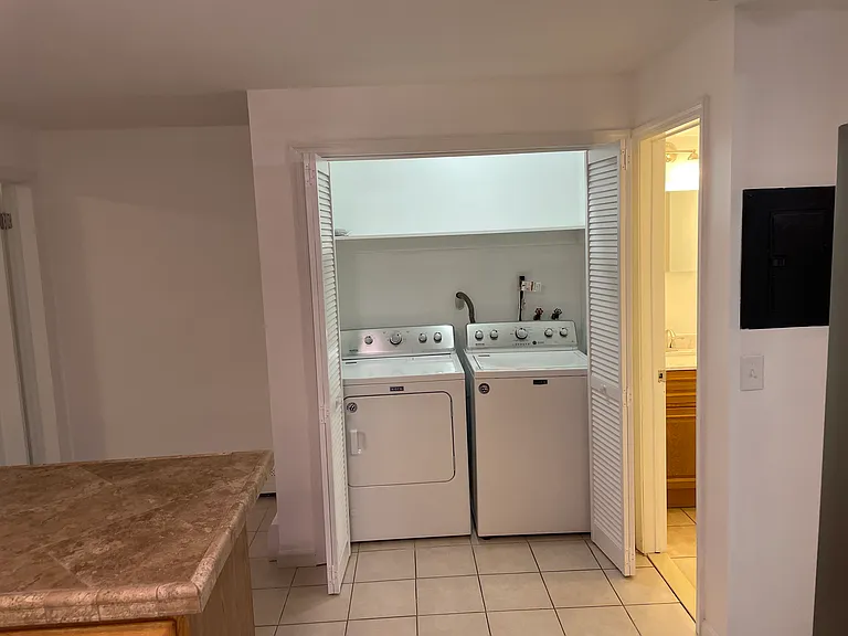 669 Ferry St — Photo 18