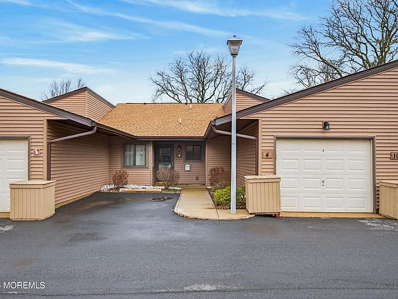 3rd image of 4 Friendship Court