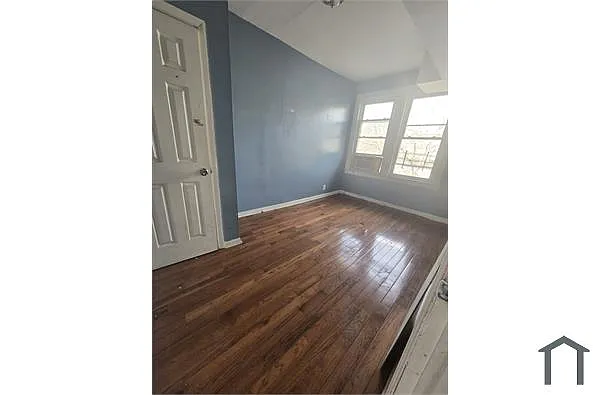 Building Photo - 92 Huntington Ter #2