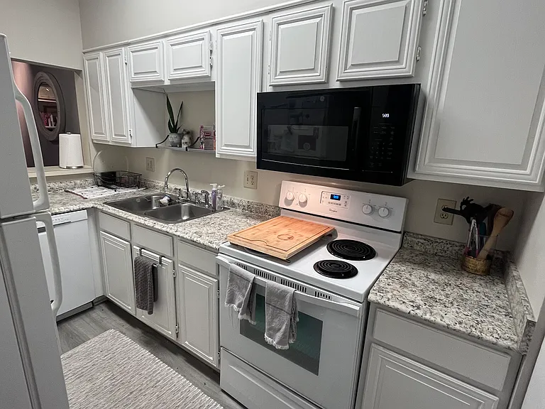 282 E Davie St — Photo 10