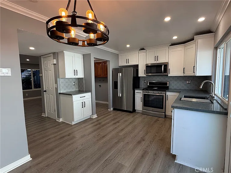 228 N Kodiak St #C — Photo 6