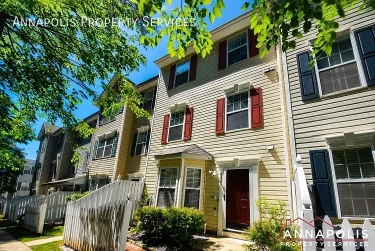 8031 Brookstone Ct — Photo 1