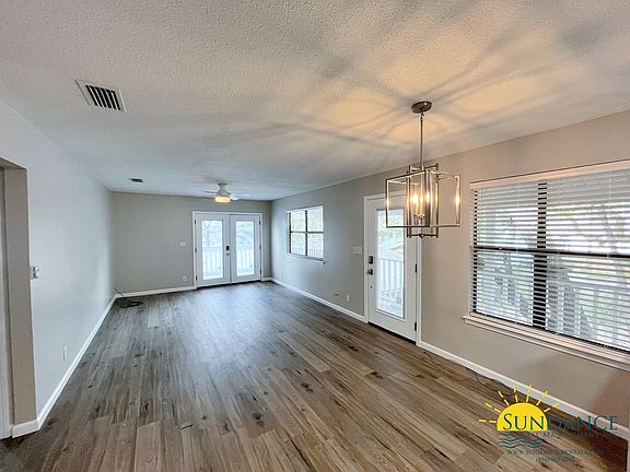 4th image of 45 Warwick Dr