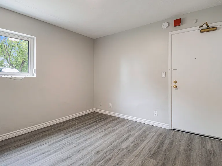 14 Scace Ave #11 — Photo 4