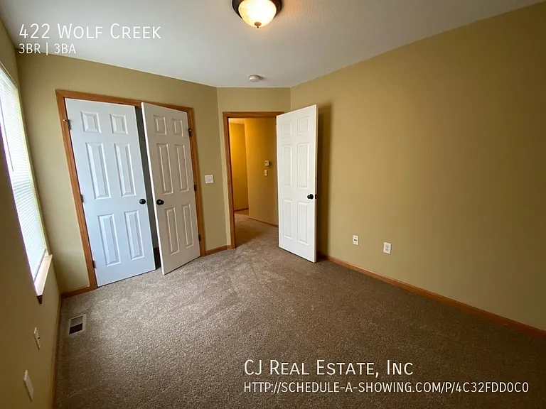 422 NE Wolf Creek Dr — Photo 8