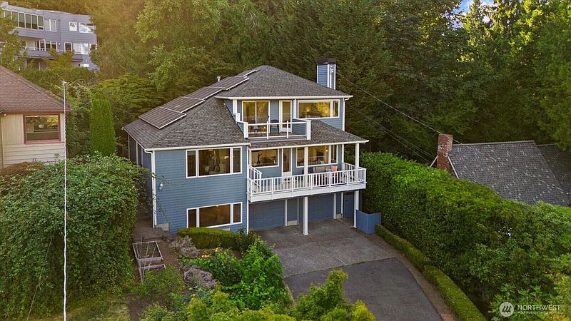 2nd image of 9009 45th Avenue NE