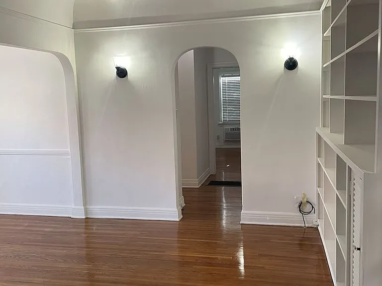 1002 N Sweetzer Ave — Photo 10
