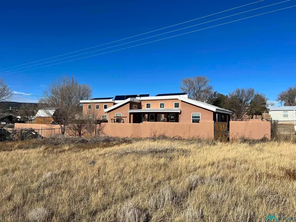 2908 8th St, Las Vegas, NM 87701