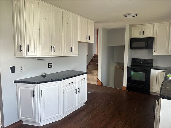4th image of 407 11th Ave