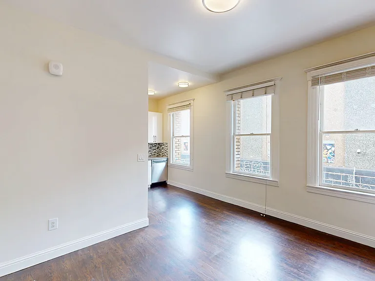 555 Eddy St #9 — Photo 3