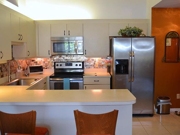 5th image of 2621 SE Tropical East Cir
