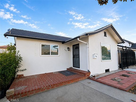 3rd image of 939 Montecito Dr