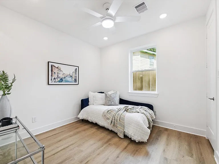 6341 W Montgomery Rd — Photo 22