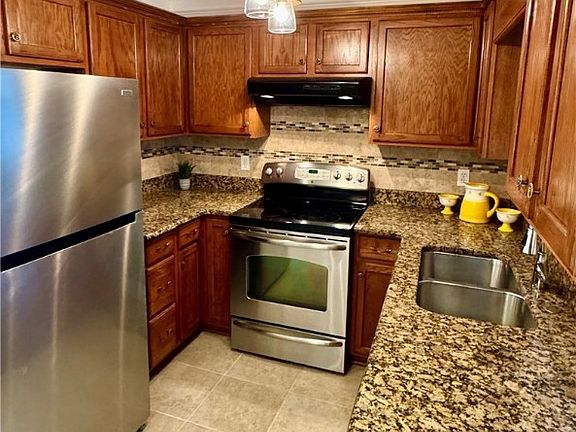 5th image of 279 Longleaf Circle