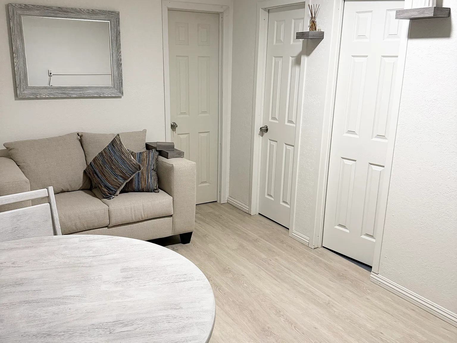 2 bed, 500 sqft, $1,750 — Photo 2
