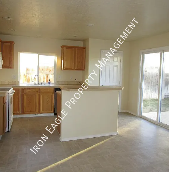 5491 S Loughs Way — Photo 2