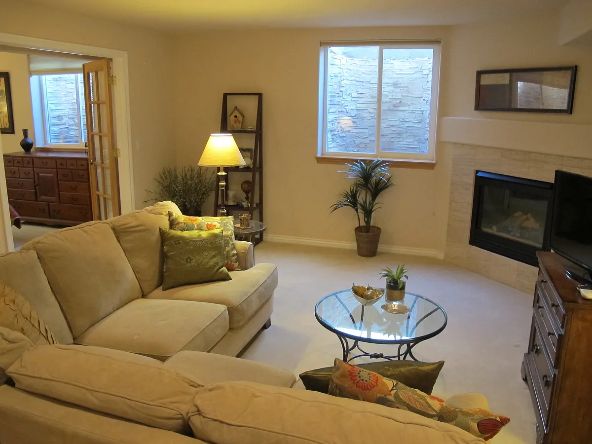 Building Photo - 2351 Sandpiper Dr