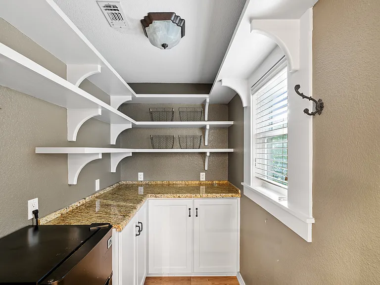 2610 FM 609 — Photo 10