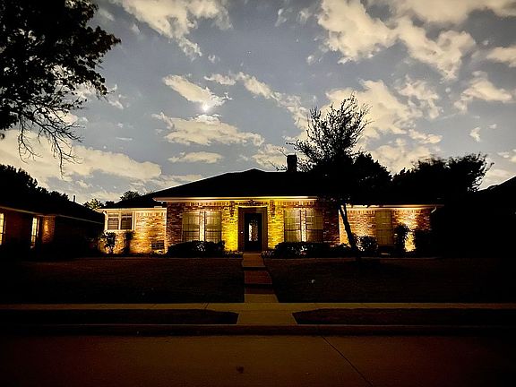 2nd image of 3409 Queenswood Ln