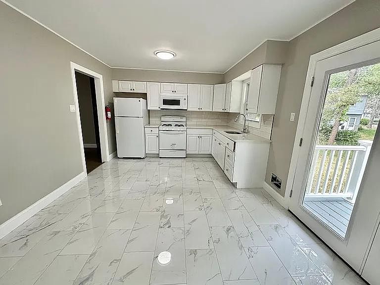 1st image of 501 Lakeview Blvd