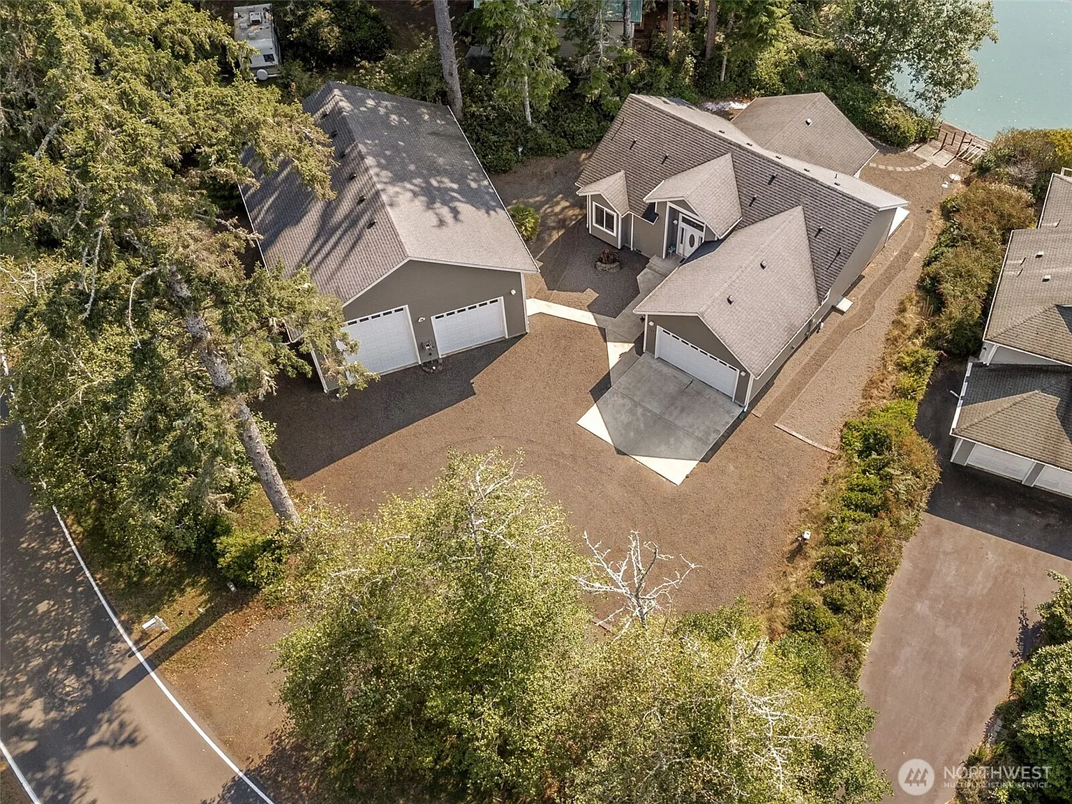 799 Duck Lake Drive SE photo 1