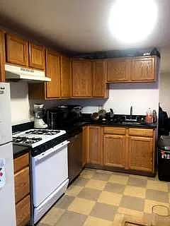 4 bed, $4,200 — Photo 2